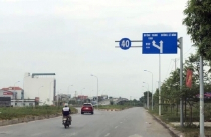 Nghị định 168 - Lỗi trừ 10 điểm GPLX ô tô: Điều khiển xe chạy dưới tốc độ tối thiểu gây TNGT